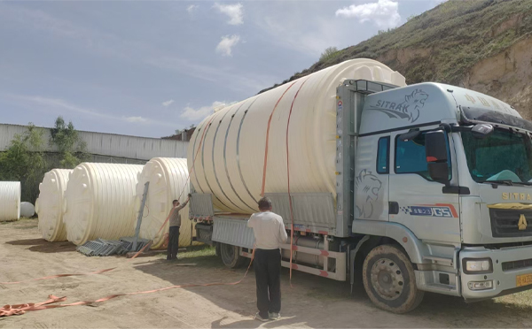 麦积立式运输桶装车中